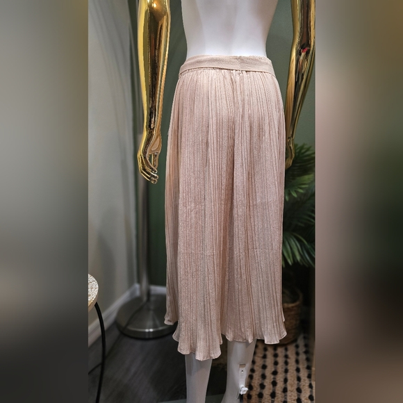 Alice Blue Pleated Skirt Cream Color Size M - Picture 6 of 6